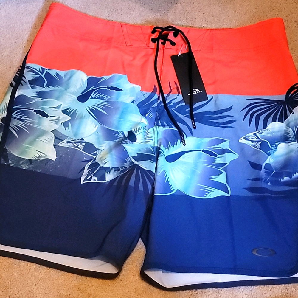 COPY - BRAND NEW OAKLEY BOARDSHORTS